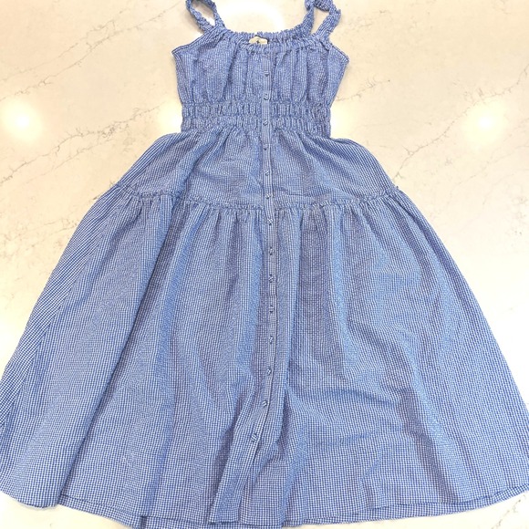 Tuckernuck Dresses & Skirts - Tuckernuck Landis Maxi Dress Womens M Blue Gingham Seersucker Smocked Tiered